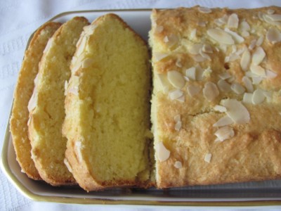 Bunt cake Small sliced.jpg
